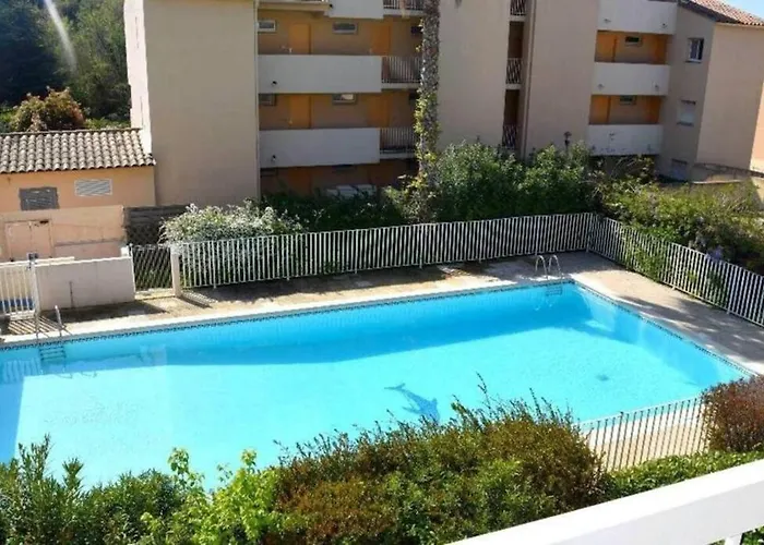 Apartman Avec Piscine Et Jardin