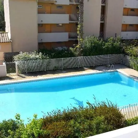 Apartment Avec Piscine Et Jardin