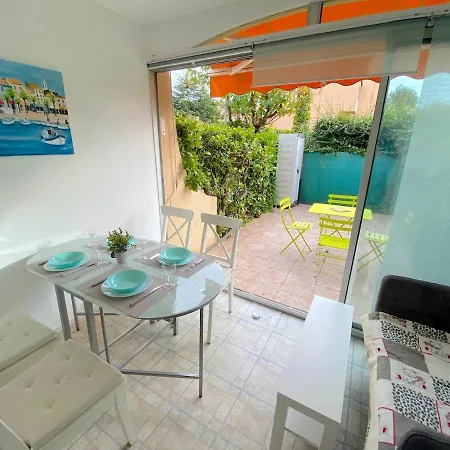 Avec Piscine Et Jardin Apartment *