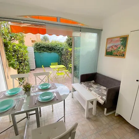 Apartment Avec Piscine Et Jardin *