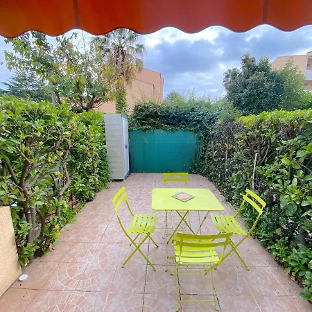 Avec Piscine Et Jardin